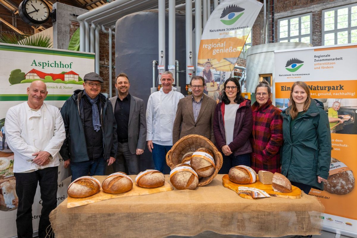 Verkaufsstand mit dem Naturpark Laib