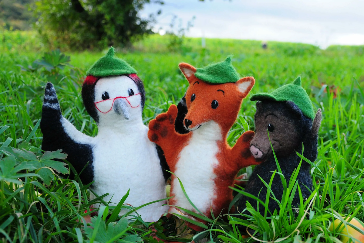 Naturpark Detektive Kuscheltiere in einer Wiese